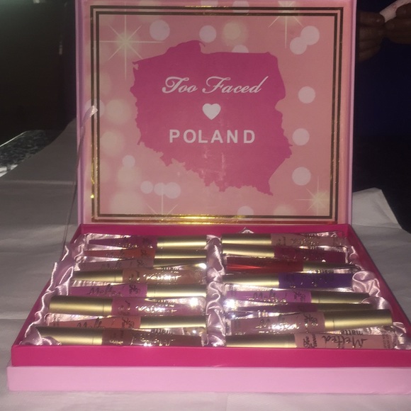Too faced matte lip glosses - Picture 2 of 2